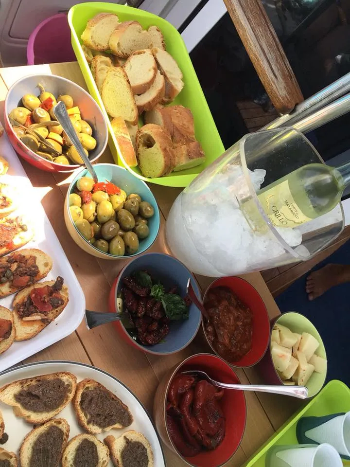 Bibite fresche e ghiacciate durante il tour In Barca con Mapi