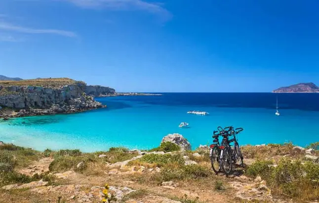 Scorci dell'isola di Favignana